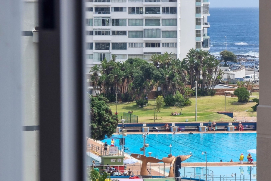 To Let 3 Bedroom Property for Rent in Sea Point Western Cape